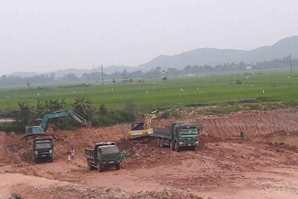 Yên Dũng - Bắc Giang: Lợi dụng đào ao để "đánh cắp" đất sét?