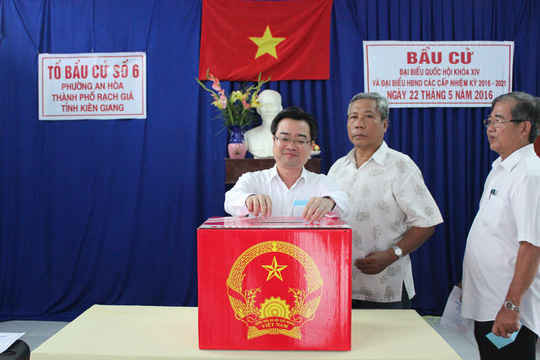 Cử tri Kiên Giang nô nức đi bầu cử
