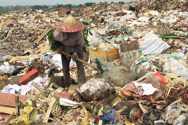 Thạch Thất (Hà Nội): Dân "sống khổ" cùng 2 bãi rác lộ thiên