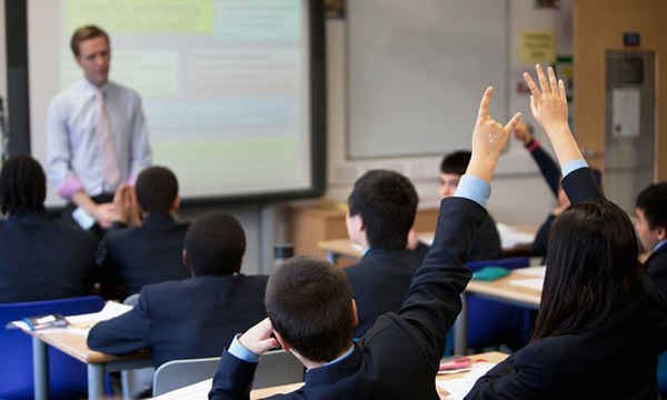 Trẻ em ở gần 90 trường THCS London tiếp xúc với ô nhiễm không khí nguy hiểm