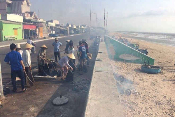 Bà Rịa – Vũng Tàu:  Ra quân làm sạch bãi biển Phước Hải