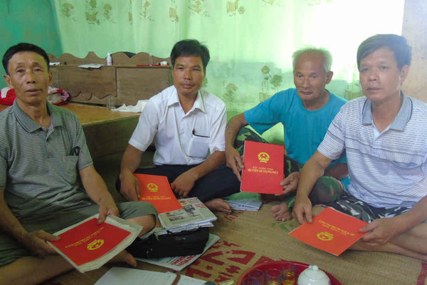 Bắc Giang: Dân "sập bẫy" quan xã