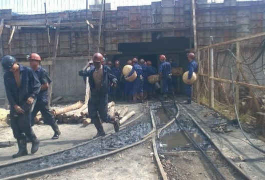 Một công nhân mắc kẹt trong hầm lò mỏ than Núi Béo