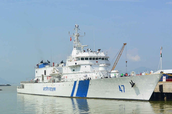 Tàu bảo vệ bờ biển Ấn Độ cập cảng Tiên Sa thăm Đà Nẵng