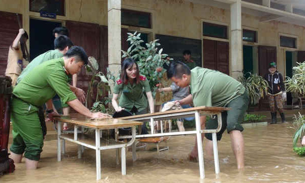 Tập trung ứng phó, khắc phục hậu quả mưa lũ tại các tỉnh miền Trung