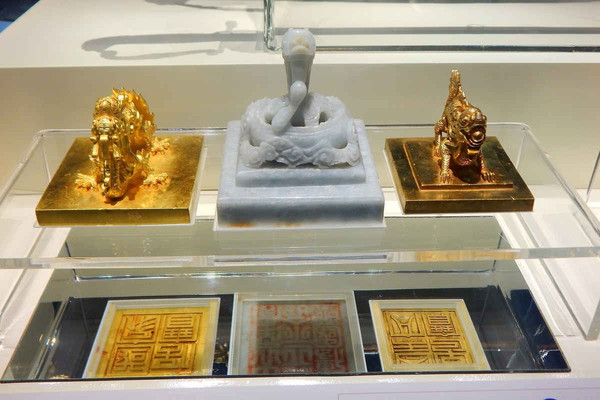 Trưng bày Bảo vật Hoàng cung triều Nguyễn tại Huế