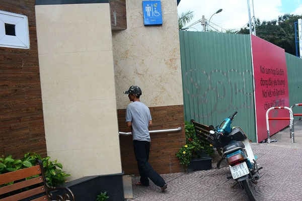 Bao giờ TP.HCM có 1.000 nhà vệ sinh công cộng?
