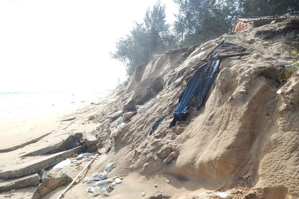 Thừa Thiên - Huế: Cần hàng nghìn tỷ đồng để khắc phục sạt lở bờ biển