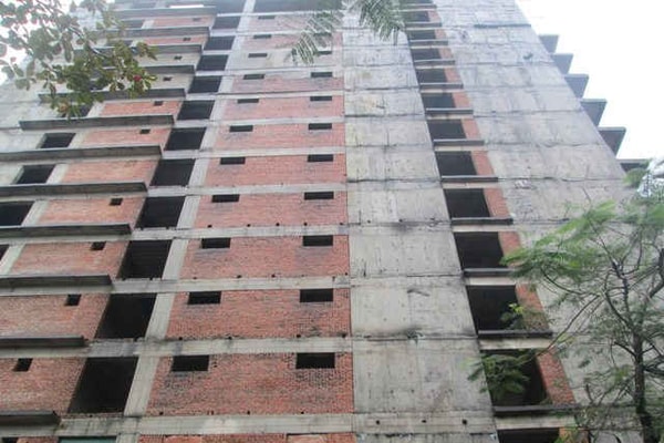 Cao ốc trăm tỉ bỏ hoang giữa TP. Huế