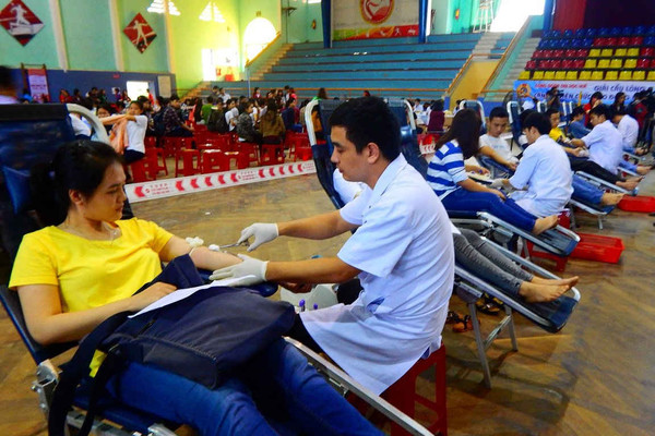 Hàng trăm sinh viên Huế tham gia Ngày hội hiến máu cứu người