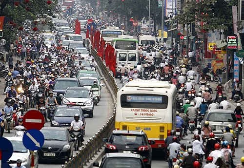 Hà Nội quyết 'siết' xe cá nhân, phát triển xe buýt nhanh BRT