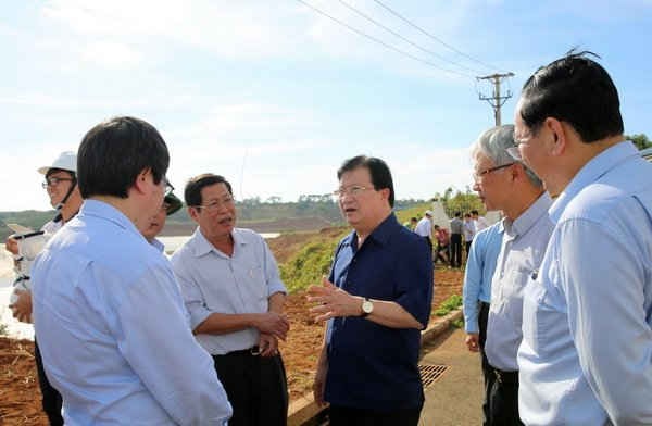 Phó Thủ tướng Trịnh Đình Dũng: Tuyệt đối không để xảy ra sự cố môi trường tại NM Alumin Nhân Cơ