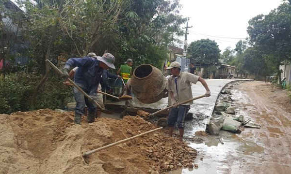 Quảng Nam: DN xây dựng đường bê tông giúp dân đi lại thuận tiện