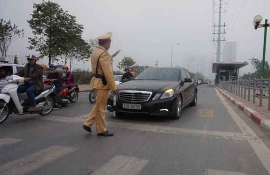 Hà Nội: CSGT bắt đầu chính thức xử phạt xe lấn làn BRT