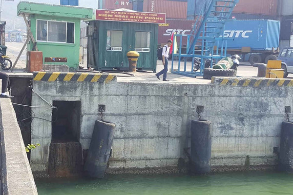 Clip dòng nước đỏ xôn xao dư luận quay từ 2 năm trước tại cảng Tiên Sa