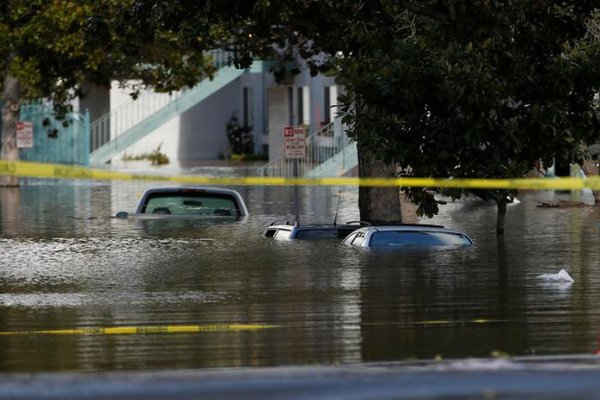 Lũ lụt tại California, hàng nghìn người phải rời bỏ nhà cửa
