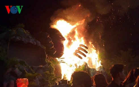 Đang ra mắt phim 'Kong: Skull Island', rạp Vivo City cháy dữ dội