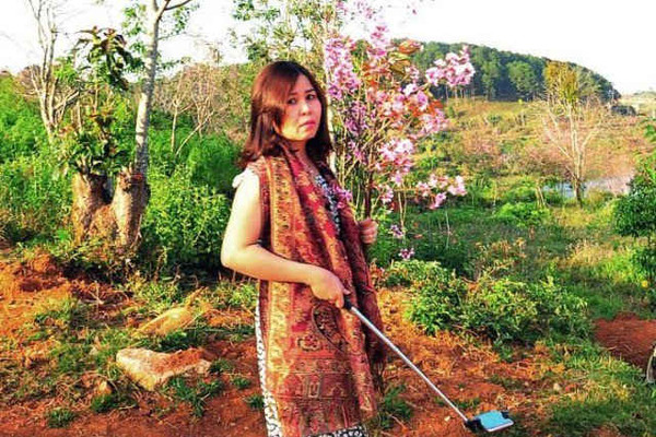 Phó giám đốc Sở Tư pháp Bình Thuận công khai xin lỗi vụ bẻ hoa