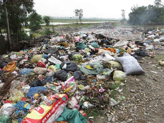 Nghệ An: Bãi rác thải tự phát gây ô nhiễm nghiêm trọng