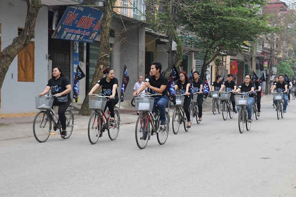 Yên Bái: Gần 100 đoàn viên đạp xe diễu hành hưởng ứng Giờ Trái đất 2017
