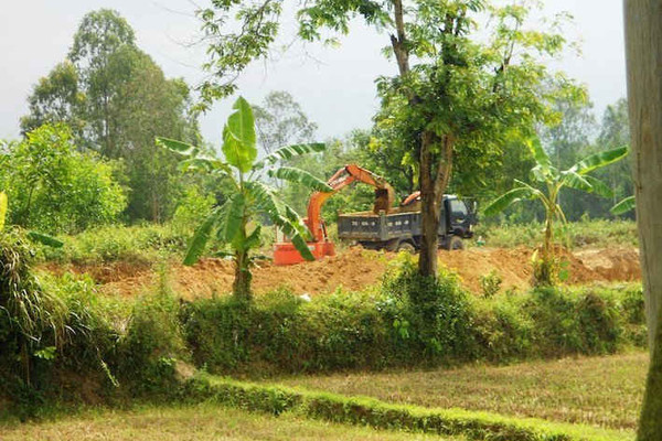 Bình Định: Xã Cát Lâm tự ý cho khai thác đất