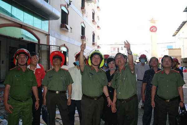 Thứ trưởng Bộ Công an kiểm tra hiện trường vụ cháy Cty Kwong Lung – Meko