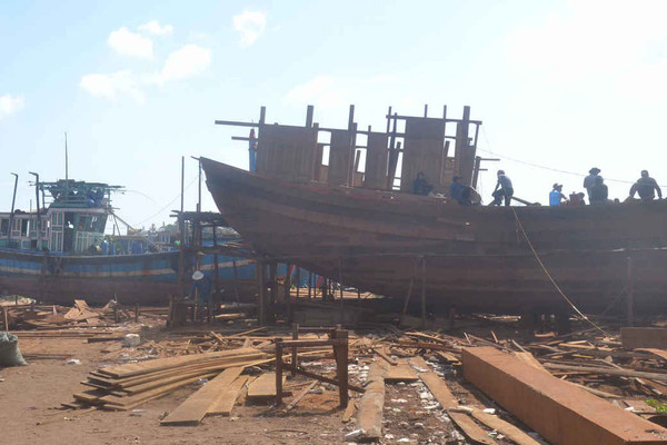 Quảng Ngãi: Gỡ vướng vay đóng mới, cải hoán tàu cá