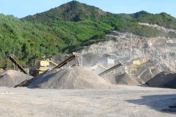 Bình Định: Khốn khổ vì mỏ đá gây ô nhiễm