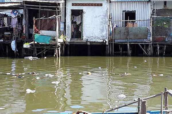 Cà Mau: Vấn nạn rác trên sông
