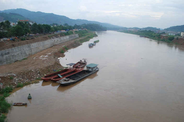 Lào Cai: Nước lũ thượng nguồn sông Hồng đang đổ về