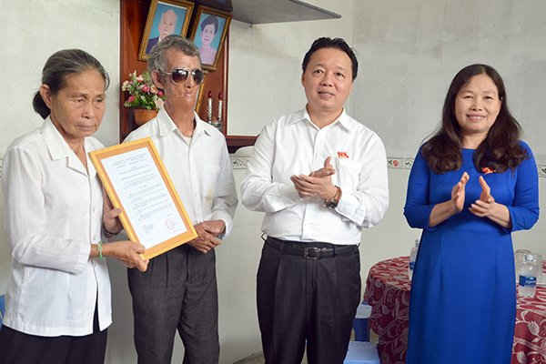 Bộ trưởng Trần Hồng Hà trao Nhà Đại đoàn kết tại TP Bà Rịa, tỉnh Bà Rịa-Vũng Tàu