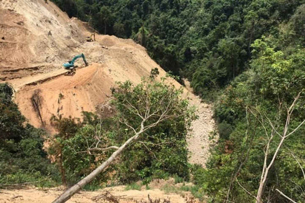 Quảng Ngãi: Mất đất sản xuất vì cống nước đường công vụ thủy điện