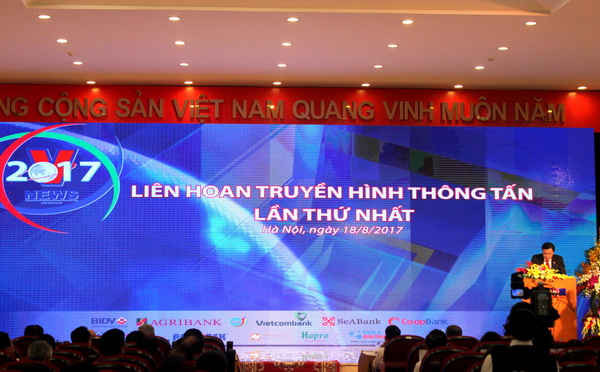 Tham dự Liên hoan Truyền hình Thông tấn được tặng máy lọc nước R.O Tân Á
