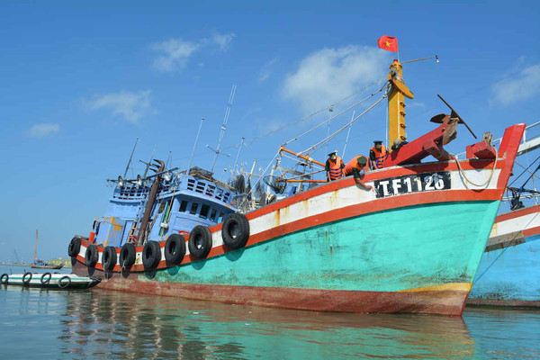Đồn biên phòng Bến Đá phát hiện tàu cá khai thác hải sản trái phép tại vùng biển nước ngoài