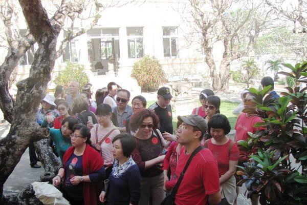 Đà Nẵng: Hướng dẫn viên bức xúc vì người Trung Quốc làm du lịch "chui"
