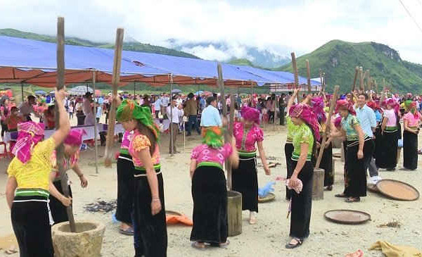 Độc đáo Lễ hội Mừng cơm mới dân tộc Thái Sơn La