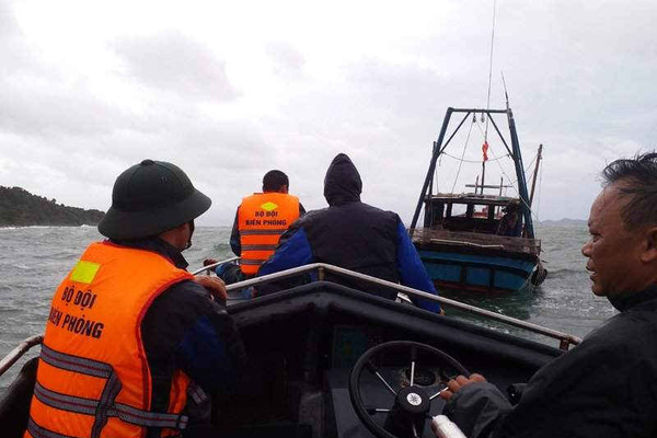 Quảng Ninh: Hải đội 2 Bộ đội Biên phòng tỉnh cứu nạn thành công tàu cá gặp nạn
