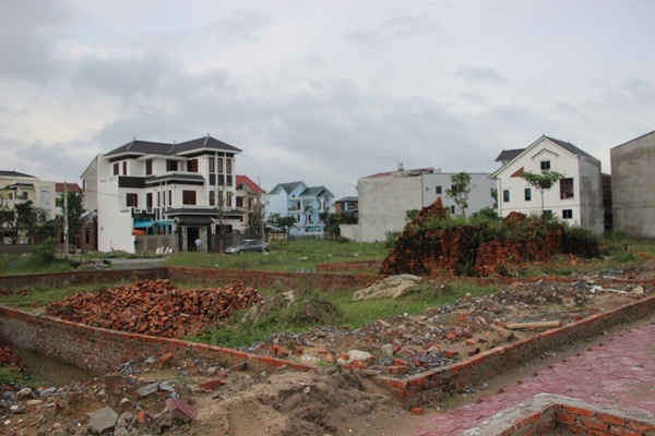 Dự án Bât động sản Minh Khang: Khách hàng "méo mặt" vì 1 lô đất bán cho nhiều chủ?
