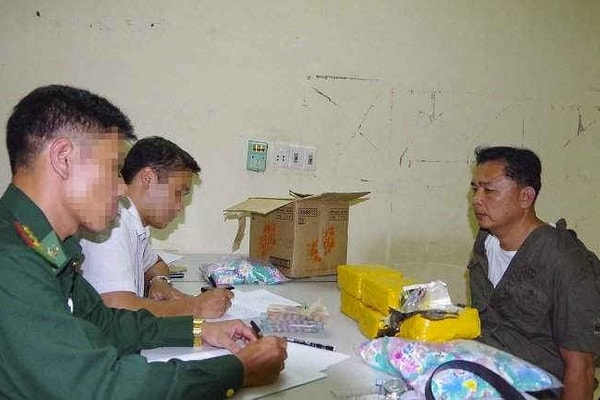Điện Biên: Bắt 2 đối tượng buôn 5kg ma túy đá xuyên quốc gia