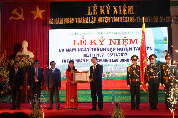 Bắc Giang: Huyện Tân Yên đón nhận Huân chương Lao động hạng Nhất của Chủ tịch nước