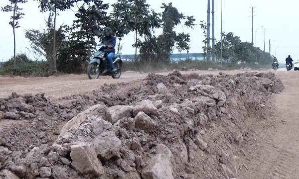 Đường gom cao tốc Hà Nội - Bắc Giang xuống cấp nghiêm trọng, tỉnh 'cầu cứu' Bộ GTVT