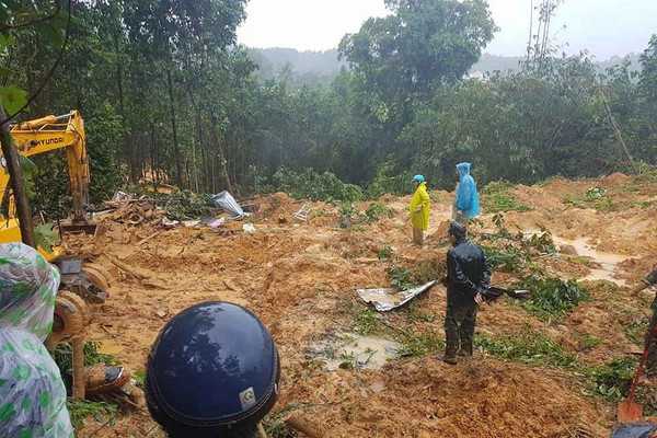 Quảng Nam: Đã tìm thấy 5 thi thể trong hai vụ sạt lở đất ở xã Trà Vân