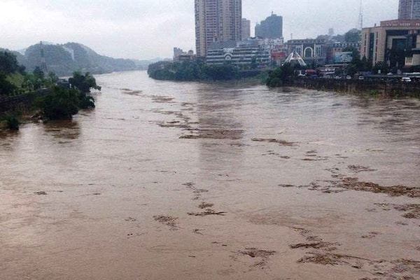 Mưa lớn miền trung, nguy cơ lũ quét, sạt lở đất tại Quảng Ngãi đến Khánh Hòa