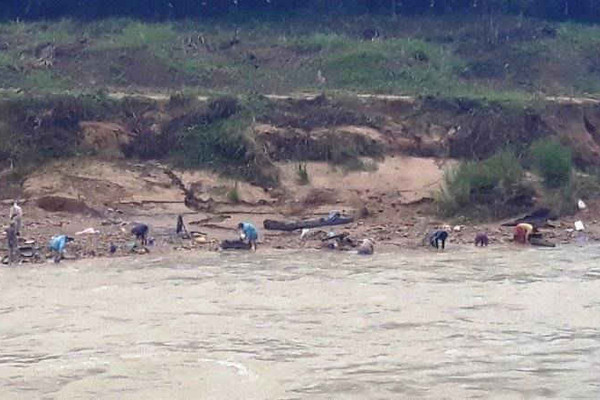 Quảng Nam: Đứt dây cáp cầu treo, một học sinh rơi xuống sông mất tích