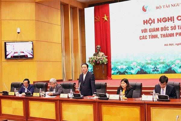 Bộ trưởng Trần Hồng Hà lắng nghe ý kiến, kiến nghị của Giám đốc Sở TN&MT 63 tỉnh, thành phố