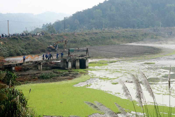 Lào Cai: Vỡ hồ chứa nước thải công ty Apatits 58 hộ dân bị thiệt hại