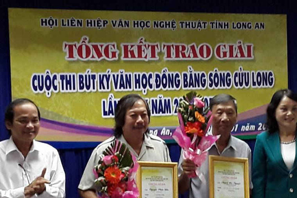 Trao giải Bút ký văn học Đồng bằng sông Cửu Long
