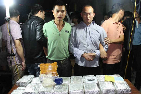 Lào Cai : Bắt giữ 210.000 viên ma túy tổng hợp dấu kín trong xe bán tải