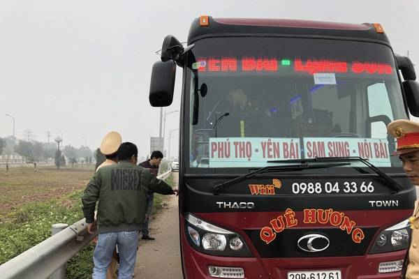 Bắc Giang: Phát hiện, bắt giữ 117 kg pháo trên xe khách