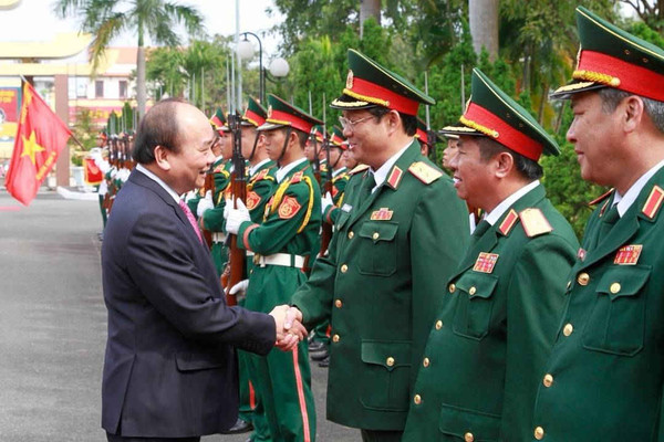 Thủ tướng Nguyễn Xuân Phúc  thăm, làm việc với Bộ Tư lệnh Quân khu 5